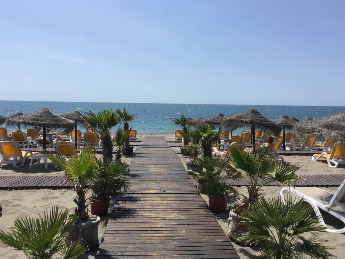Aparment Neptuno- Located On The Promenade A Few Metres From The Beach. Естепона Екстер'єр фото