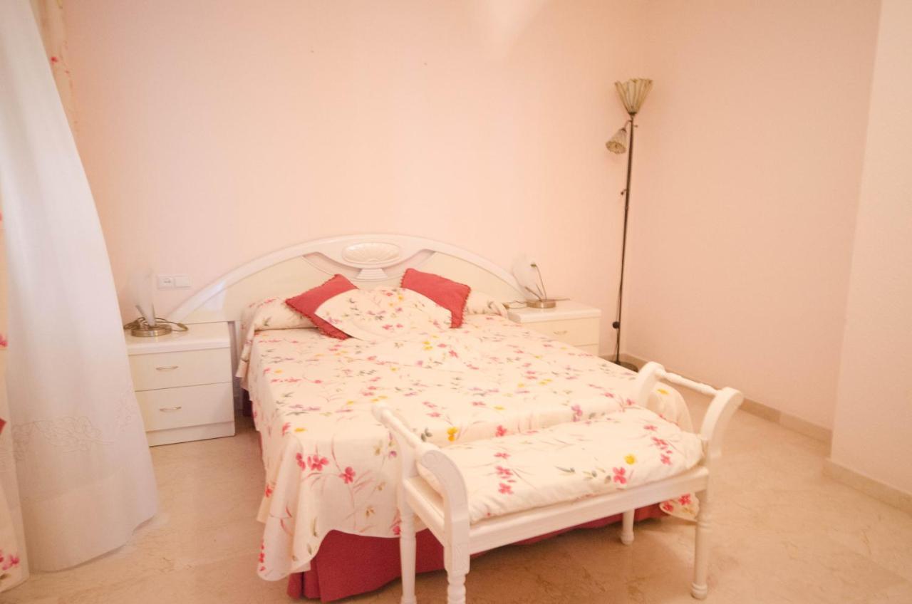 Aparment Neptuno- Located On The Promenade A Few Metres From The Beach. Естепона Екстер'єр фото