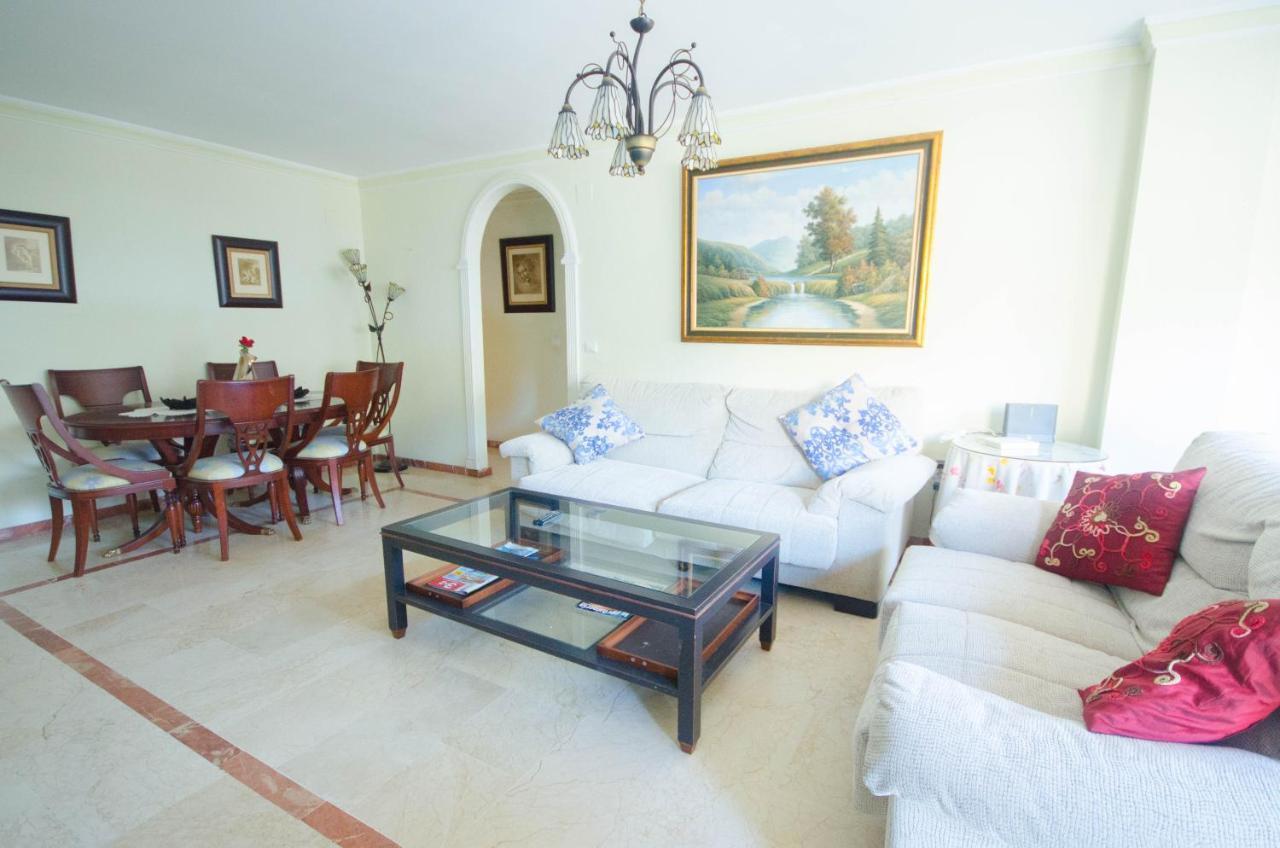 Aparment Neptuno- Located On The Promenade A Few Metres From The Beach. Естепона Екстер'єр фото