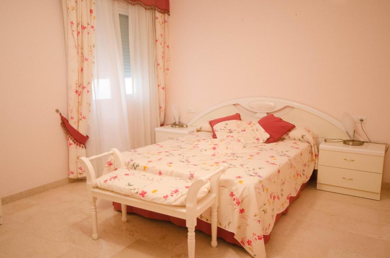 Aparment Neptuno- Located On The Promenade A Few Metres From The Beach. Естепона Екстер'єр фото