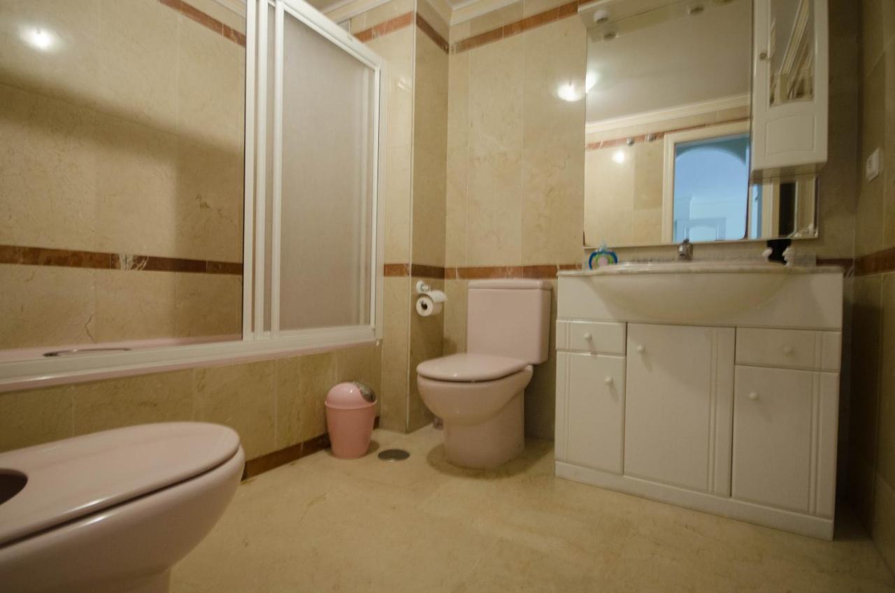 Aparment Neptuno- Located On The Promenade A Few Metres From The Beach. Естепона Екстер'єр фото