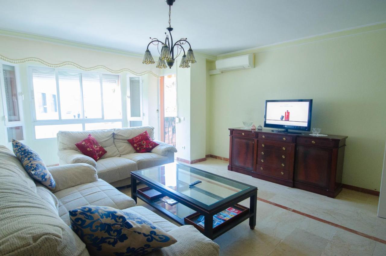 Aparment Neptuno- Located On The Promenade A Few Metres From The Beach. Естепона Екстер'єр фото
