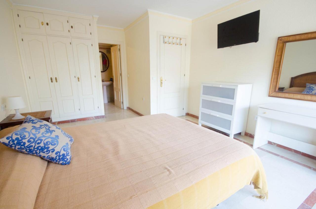 Aparment Neptuno- Located On The Promenade A Few Metres From The Beach. Естепона Екстер'єр фото
