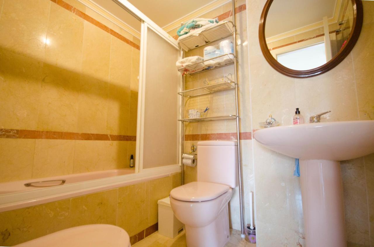 Aparment Neptuno- Located On The Promenade A Few Metres From The Beach. Естепона Екстер'єр фото