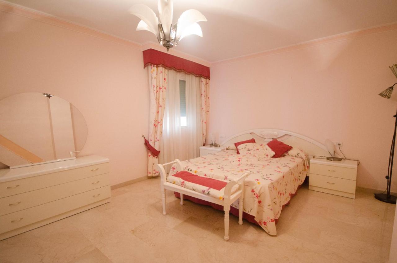 Aparment Neptuno- Located On The Promenade A Few Metres From The Beach. Естепона Екстер'єр фото