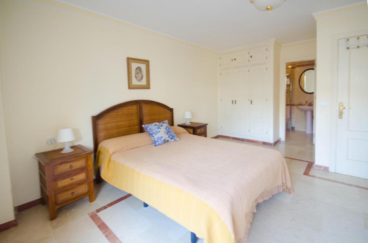 Aparment Neptuno- Located On The Promenade A Few Metres From The Beach. Естепона Екстер'єр фото