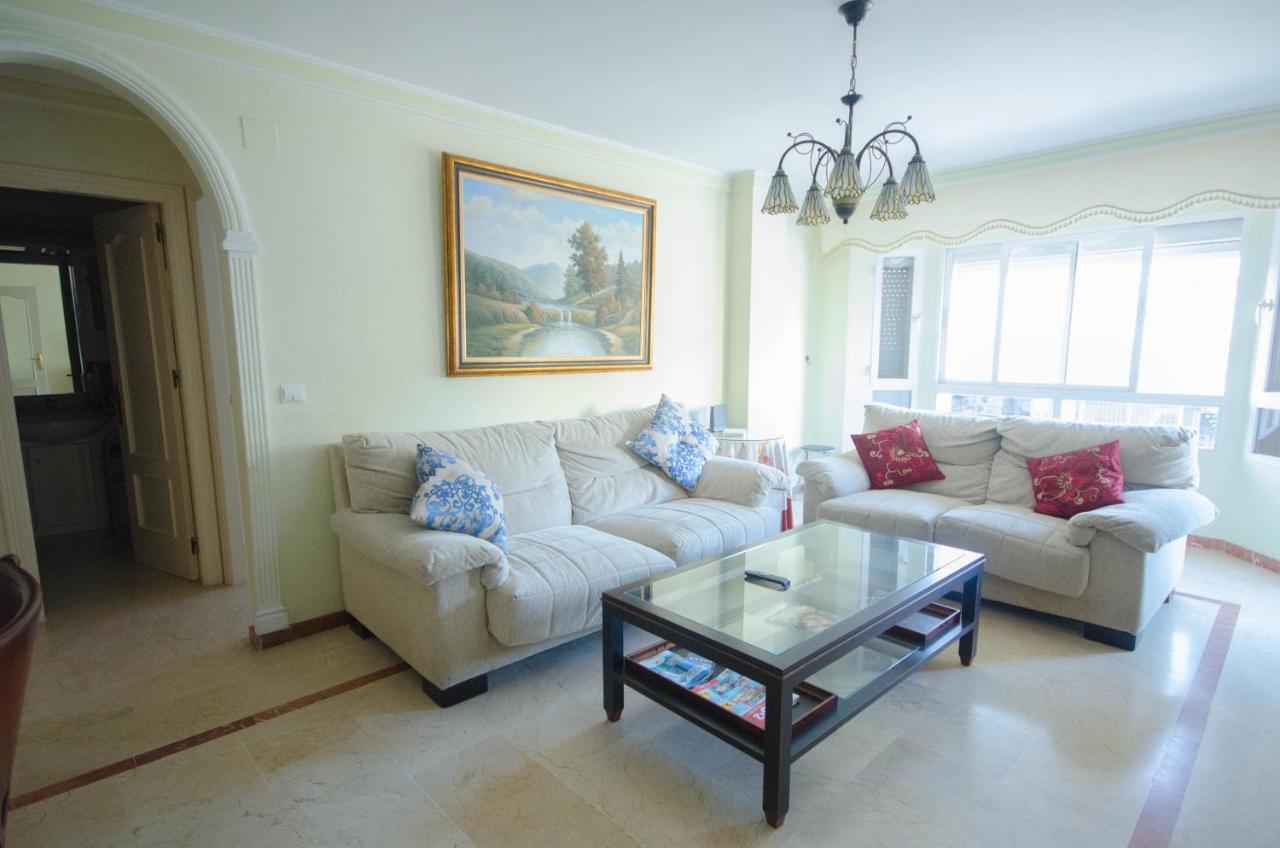 Aparment Neptuno- Located On The Promenade A Few Metres From The Beach. Естепона Екстер'єр фото