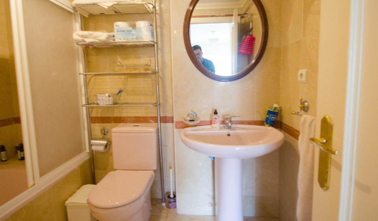 Aparment Neptuno- Located On The Promenade A Few Metres From The Beach. Естепона Екстер'єр фото
