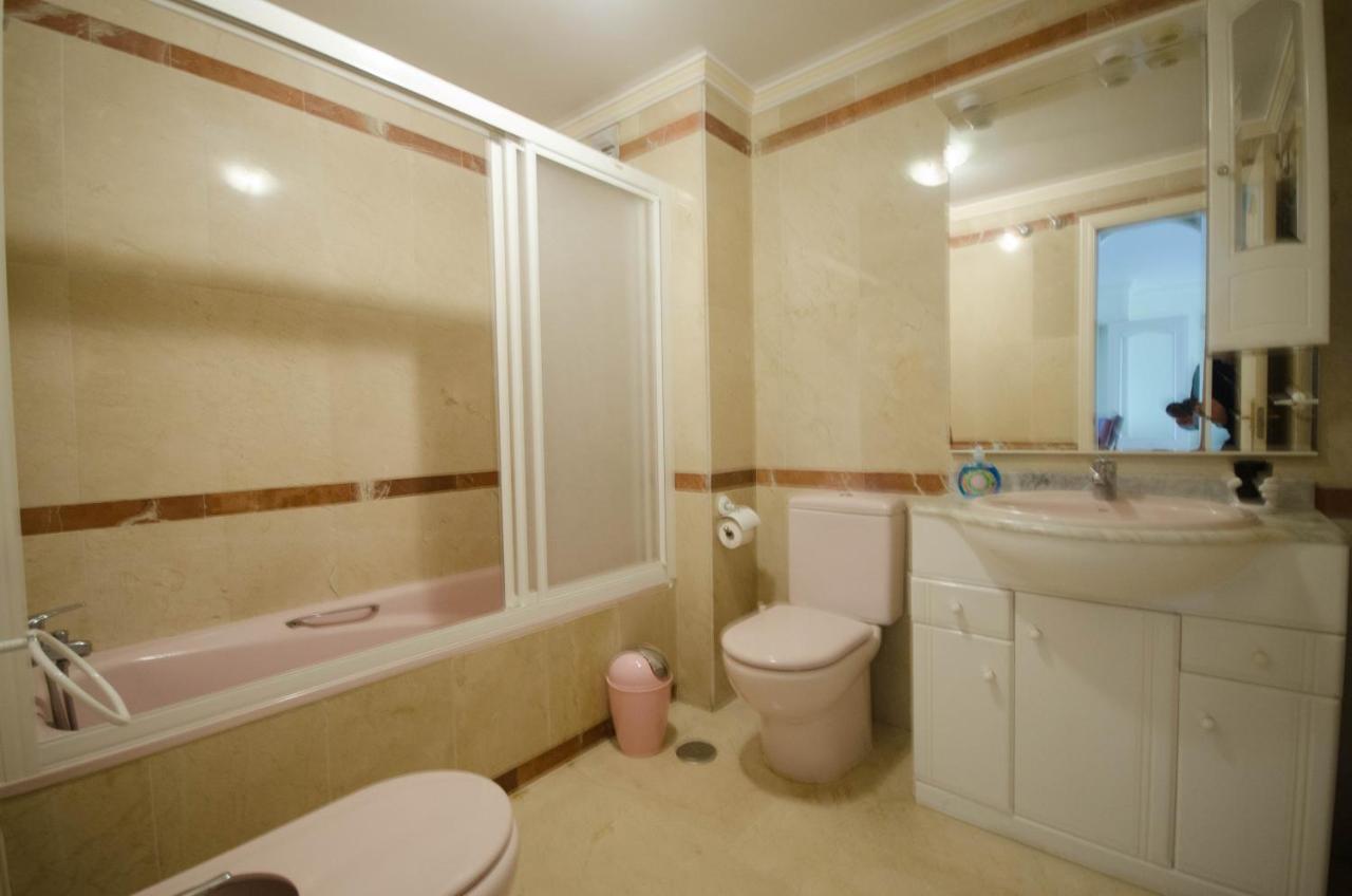 Aparment Neptuno- Located On The Promenade A Few Metres From The Beach. Естепона Екстер'єр фото
