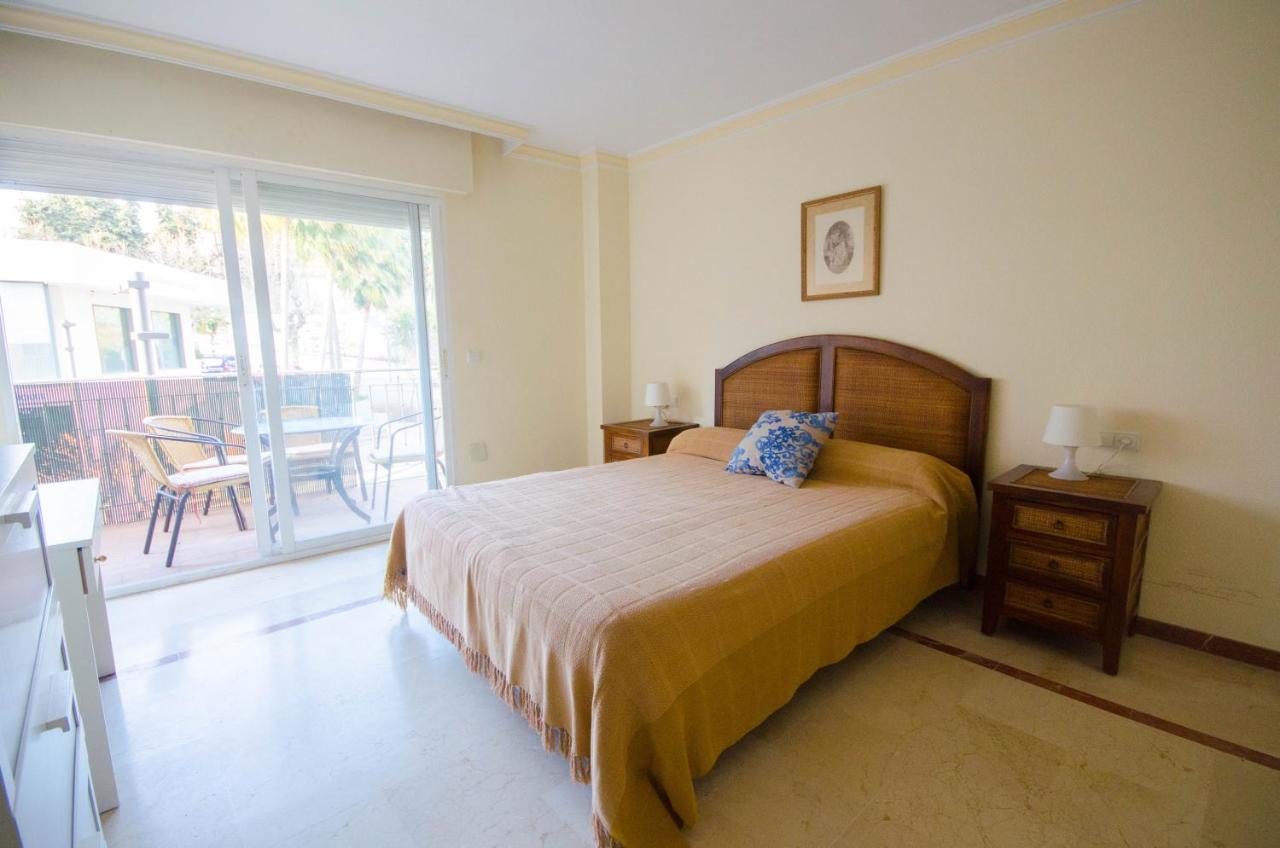 Aparment Neptuno- Located On The Promenade A Few Metres From The Beach. Естепона Екстер'єр фото